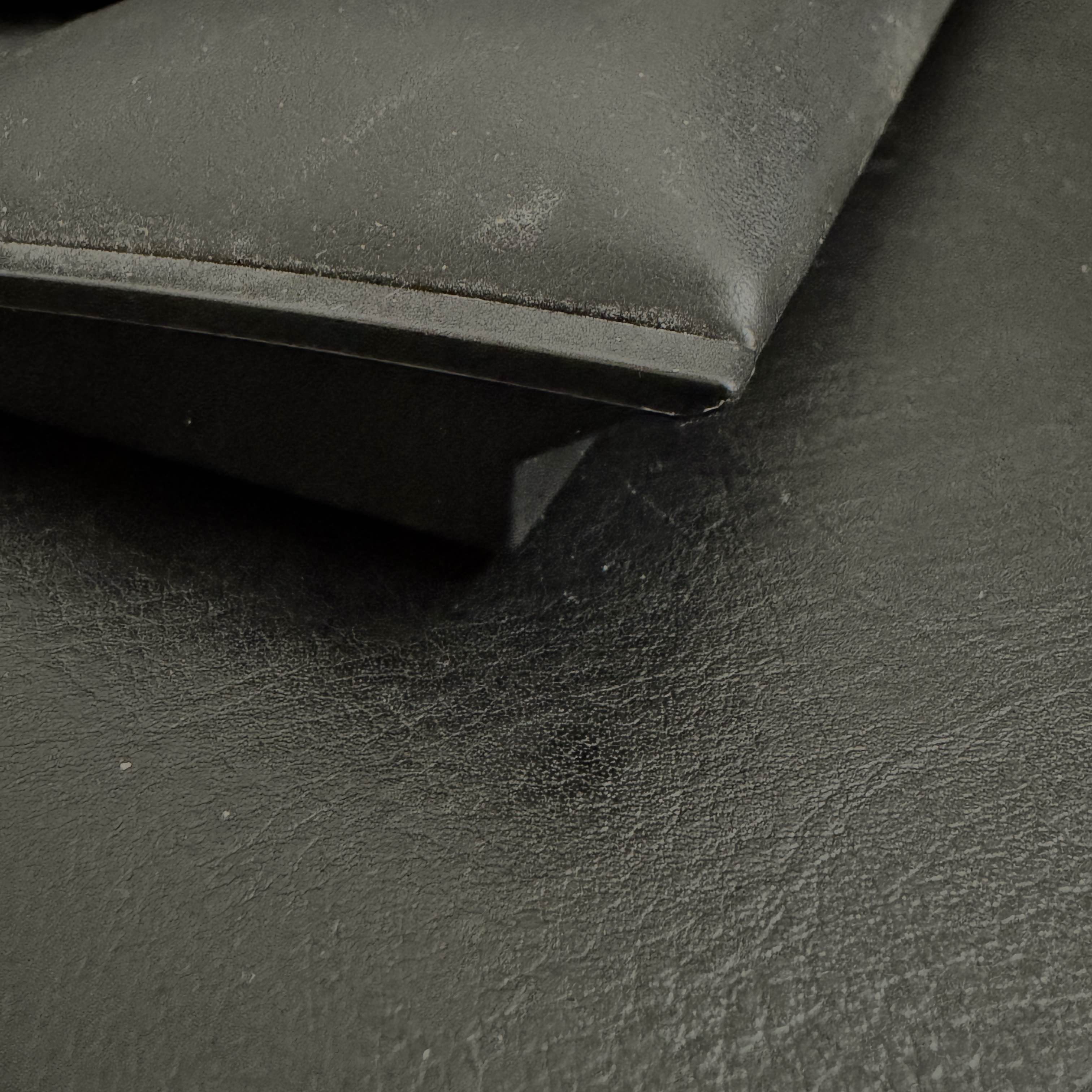 The wrest rest has this ledge so it connects seamlessly to the actual board. I figured it'd be a good place to hide a circuit switch.